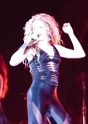 Shakira’s unreal dance moves!