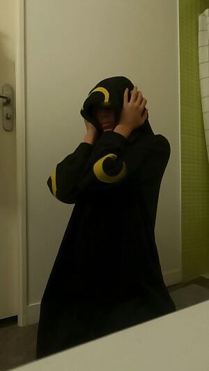 Do you like it when I Dance? 😋 My mood when I hear music from the 90s!