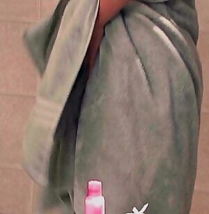 Zoe Britton- Cheerleader Massacre 2