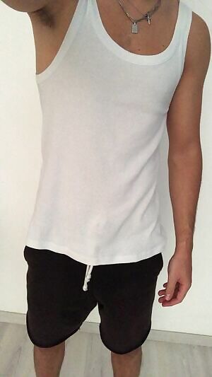 I thought of a new way to show my pube, let me know if you like it!