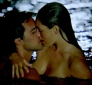 Kelly Brook in Survival Island