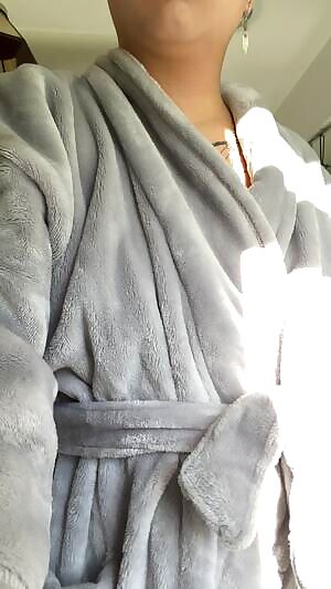 who wants to play with my curves 💞🌸✨