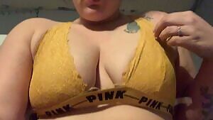 Wanna suck the other one for me?🤤