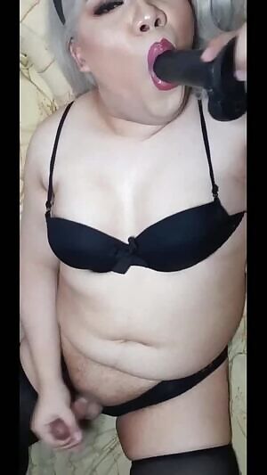 Big cock on my mouth while I play with my clitty! 🍆💦 HAPPY 1K FOLLOWERS! 🎉