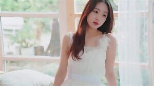 LOONA - Yves