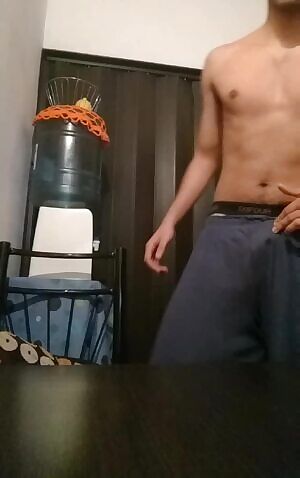 Painting my table to white 🤣💦💦