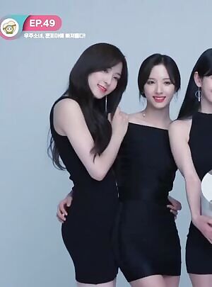 Eunseo Ft Bona + Hand