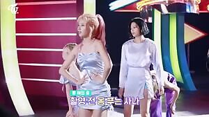 TWICE - Bouncy Sana