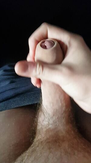 Do you like watching me while I'm jerking off ?