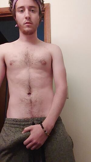 You ladies seemed to enjoy the bandana😋 I might just make it a thing in my posts 😏