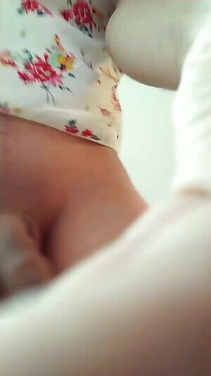 I thought you guys deserved a longer video Using the dilgo I share with my GF. I think is time for us to get a bigger one. Maybe black? Hehe