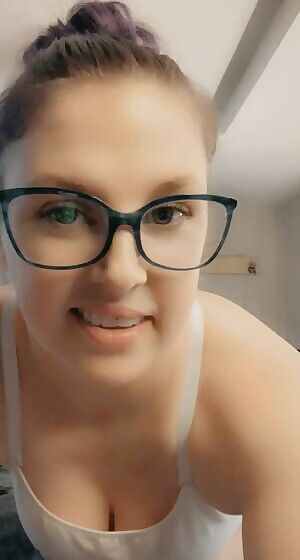 Cutie in glasses 🤓