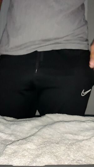 Thought I’d pull my favourite joggers down for you 😉