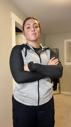 I wish it was this easy to get undressed after work 😊