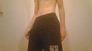 for all the people asking why i never wear tight pants ;)