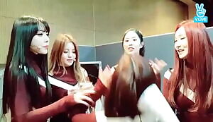 Brave Girls - Minyoung kissing yuna