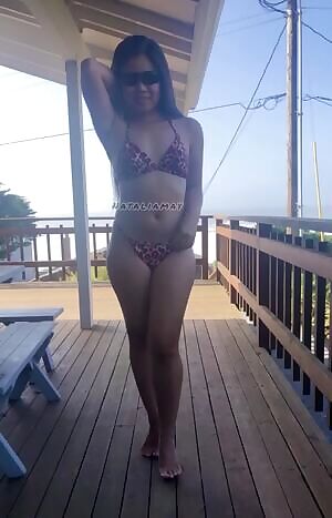 Flashing myself at the beach is my forte!