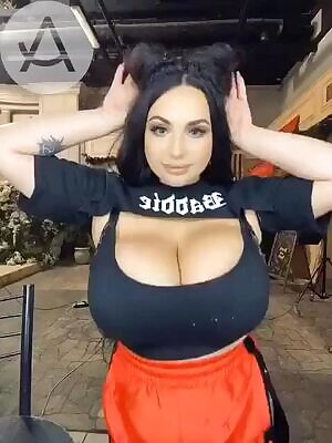 Anastasia Berthier Baddies vibe - I love seeing this woman bounce