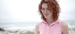 Gugu Mbatha-Raw & Mackenzie Davis Lesbian Kiss – Black Mirror