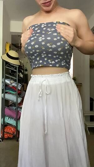 Dropping these titties like the dems dropped the ball 👌🏻