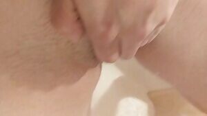 Pissing in the shower 💦