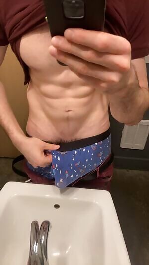 Happy Saturday! This is what I do when the customers are gone 😜😈